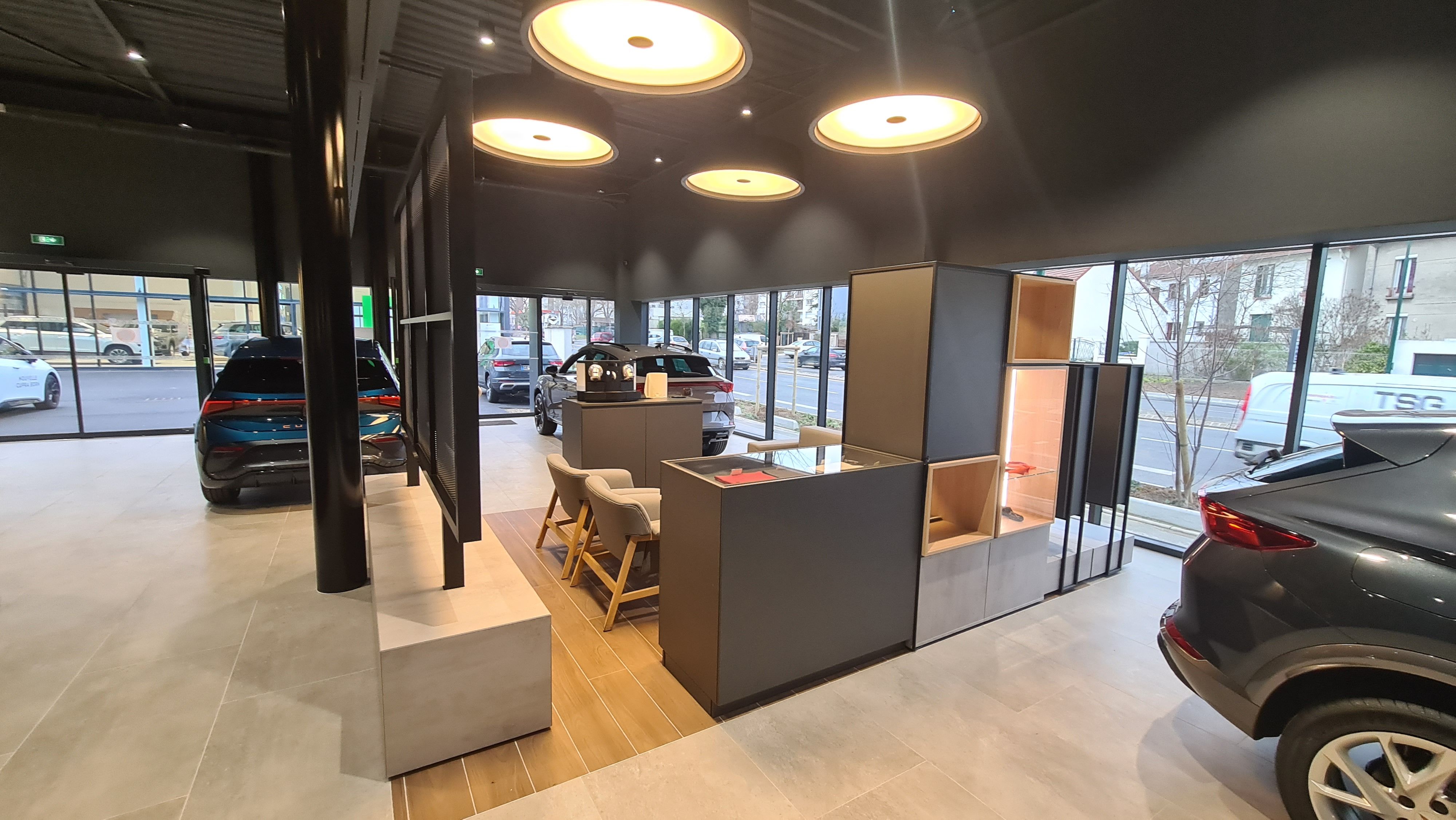 contenu/references/Concession automobile/10epinay/20220221_170758_resultat.jpg